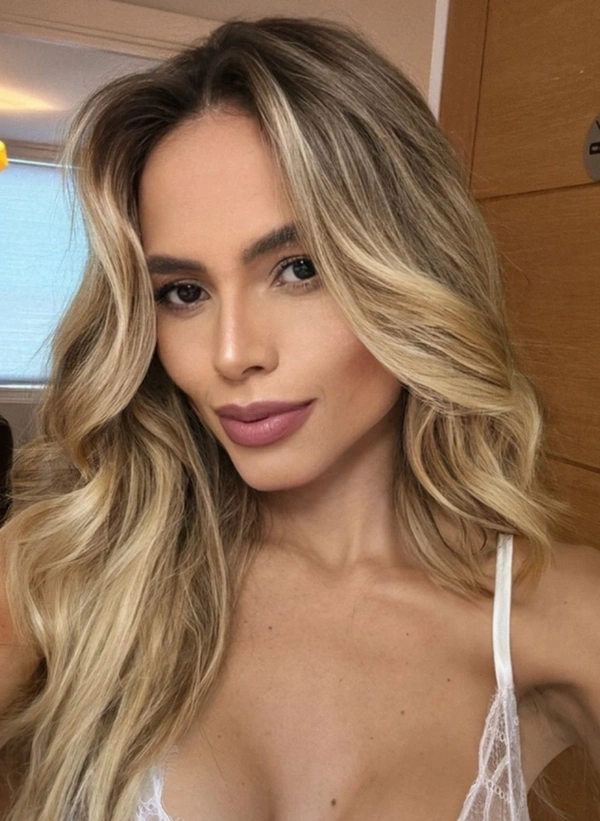 KellyBlondenew23